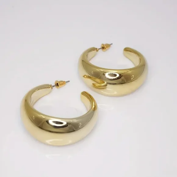Casual Chunky Goldtone C Hoop Earrings - Picture 6 of 6
